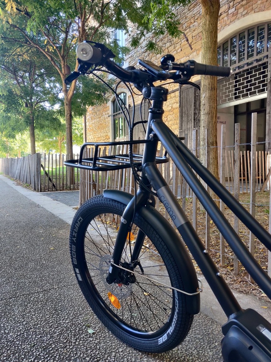 Creme Happy Wagon détail panier et roue avant