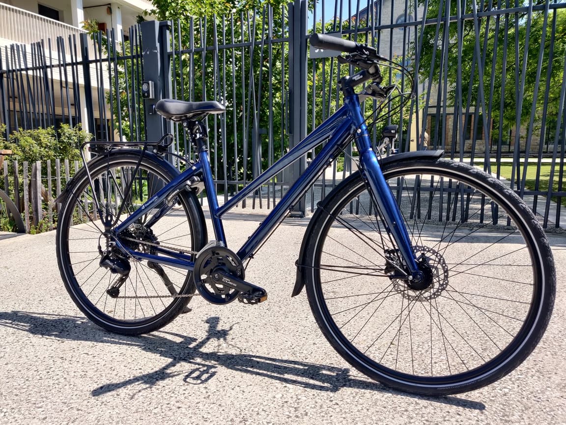 Vélo VTC VELODEVILLE cadre ouvert pour randonnée chemin