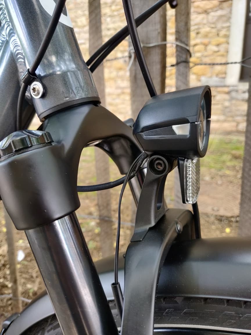 Vélo VTC VELODEVILLE cadre ouvert pour randonnée chemin